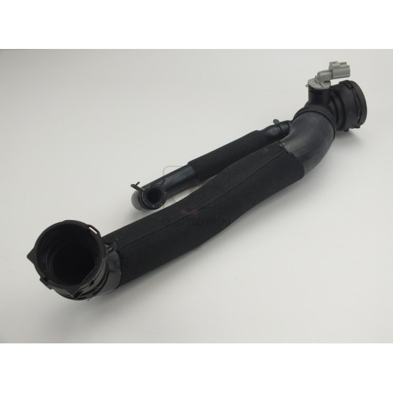 Патрубок системы охлаждения