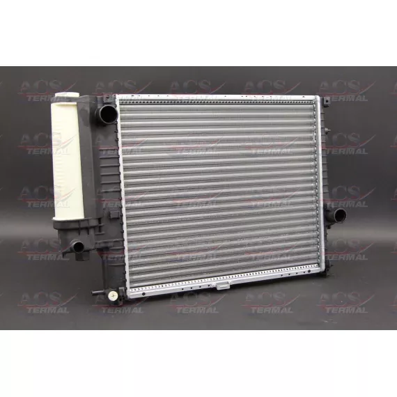 Радиатор охлаждения BMW E34 518-525 A/C+