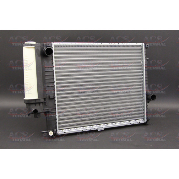 Радиатор охлаждения BMW E34 518-525 A/C+