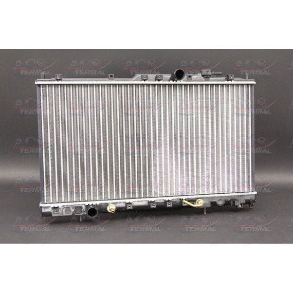 Радиатор охлаждения Mitsubishi Galant VIII 2.4 (99-04) USA