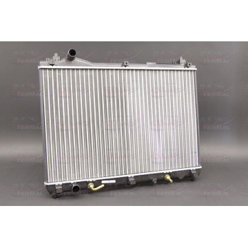 Радиатор охлаждения Suzuki Grand Vitara 2.0-2.4 (05-15)