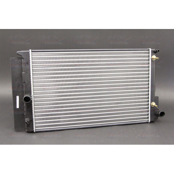 Радиатор охлаждения Toyota Auris/Avensis/Corolla (06-19) AT