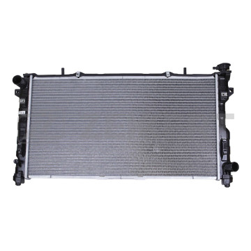 Радиатор охлаждения двигателя Chrysler Voyager IV 00-