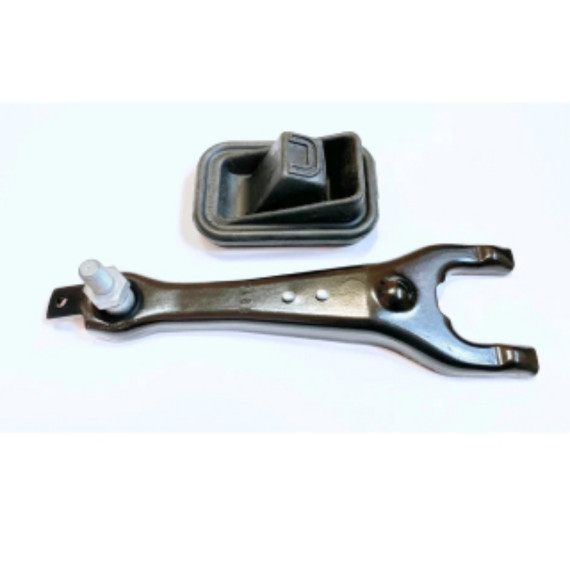 Вилка сцепления 2101 (компл, опора и пыльник)