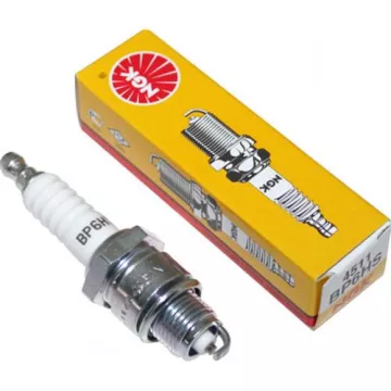 Свеча зажигания  402 короткая резьба (BP6HS) 4511 NGK