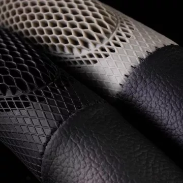 Оплетка руля CarPerformance (M) CP-2042 BK/GY экокожа чёрн./серый объемные вставки с массажным эффек