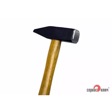 Молоток слесарный с дер. ручкой 800г. СЕРВИС КЛЮЧ